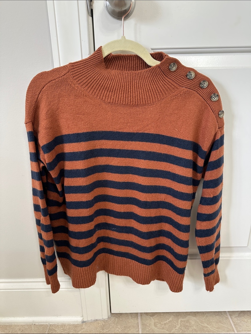 Women’s Striped Button-Shoulder Sweater - Rust Navy